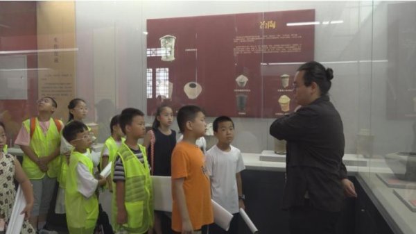 富裕配 “家校社”共育青少年实践营开启文化探索之旅